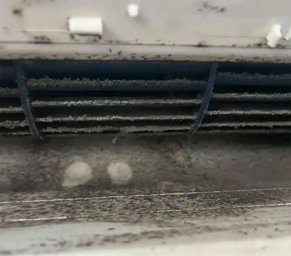 马村空调吹的风有股烧焦味是怎么回事